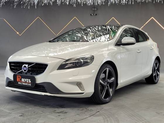 VOLVO V40 2.0 T5 R DESIGN TURBO GASOLINA 4P AUTOMÁTICO VOLVO V40 2.0 T5 R DESIGN TURBO GASOLINA 4P AUTOMÁTICO
